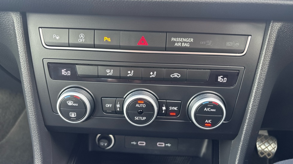 SEAT Ateca 1.5 TSI EVO SE Technology 5dr Petrol Estate - Image 32