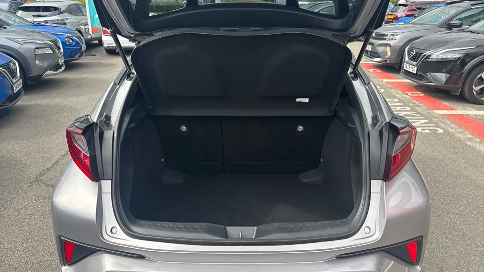 Toyota C-HR 1.8 Hybrid Design 5dr CVT Hybrid Hatchback - Image 4