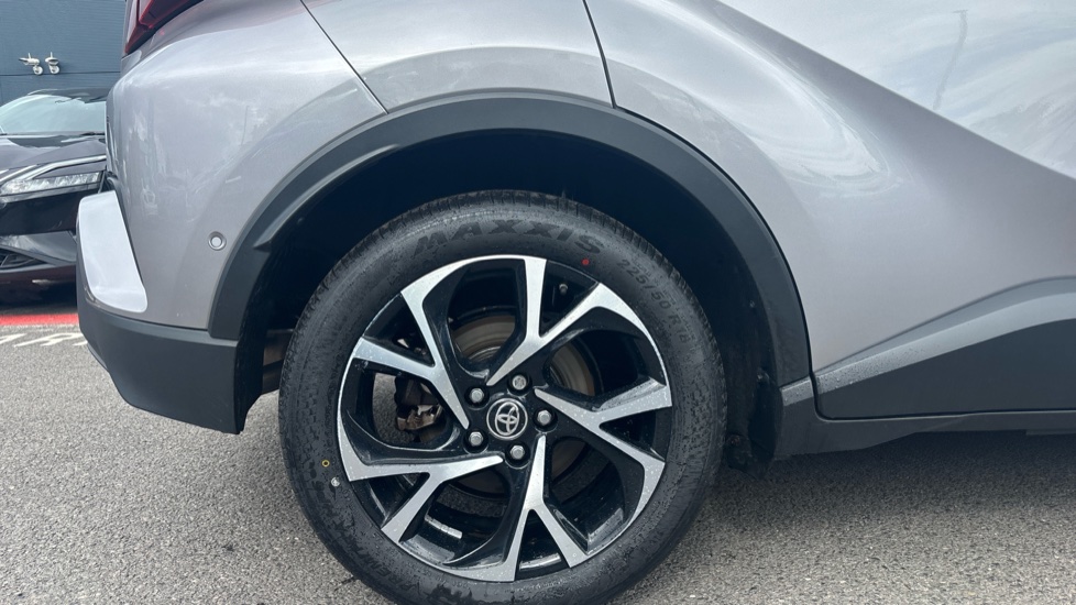 Toyota C-HR 1.8 Hybrid Design 5dr CVT Hybrid Hatchback - Image 7