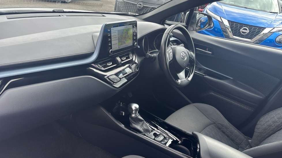 Toyota C-HR 1.8 Hybrid Design 5dr CVT Hybrid Hatchback - Image 9