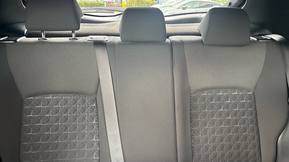 Toyota C-HR 1.8 Hybrid Design 5dr CVT Hybrid Hatchback - Image 15