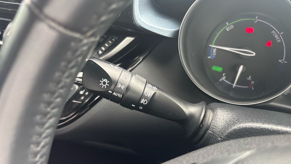 Toyota C-HR 1.8 Hybrid Design 5dr CVT Hybrid Hatchback - Image 21