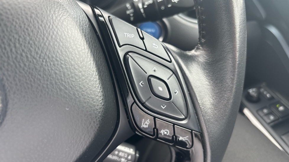 Toyota C-HR 1.8 Hybrid Design 5dr CVT Hybrid Hatchback - Image 23
