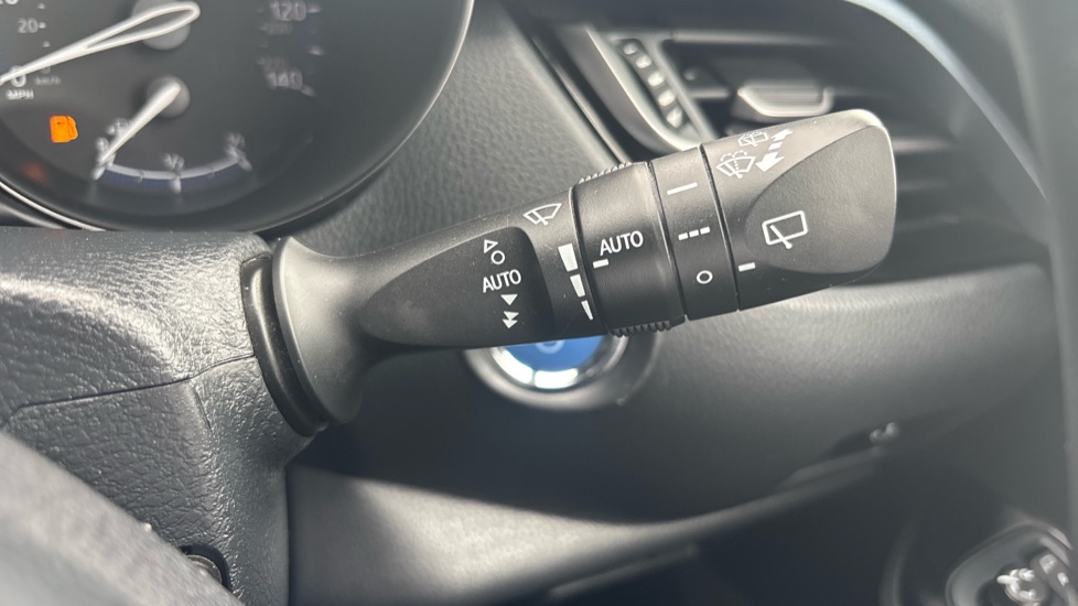 Toyota C-HR 1.8 Hybrid Design 5dr CVT Hybrid Hatchback - Image 24