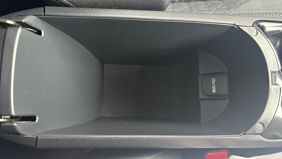 Toyota C-HR 1.8 Hybrid Design 5dr CVT Hybrid Hatchback - Image 27
