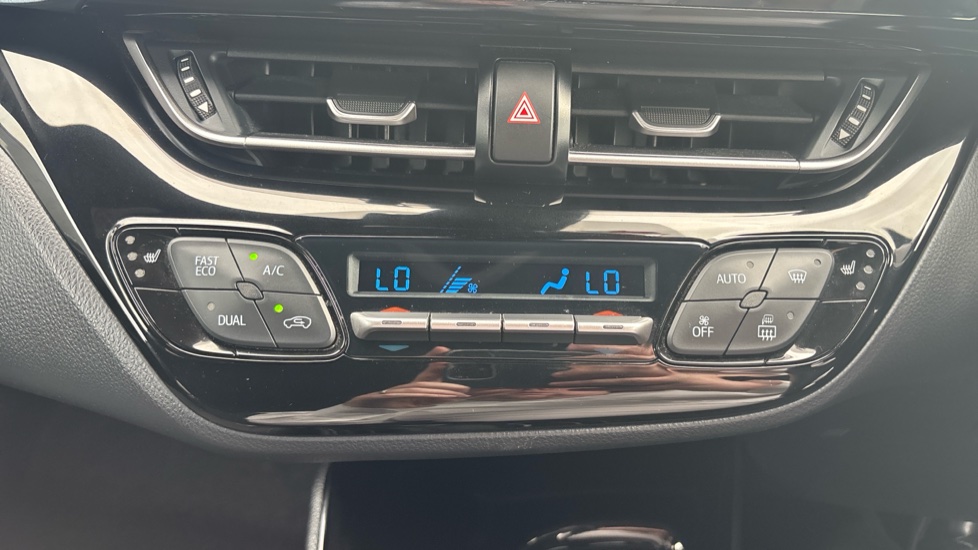 Toyota C-HR 1.8 Hybrid Design 5dr CVT Hybrid Hatchback - Image 31
