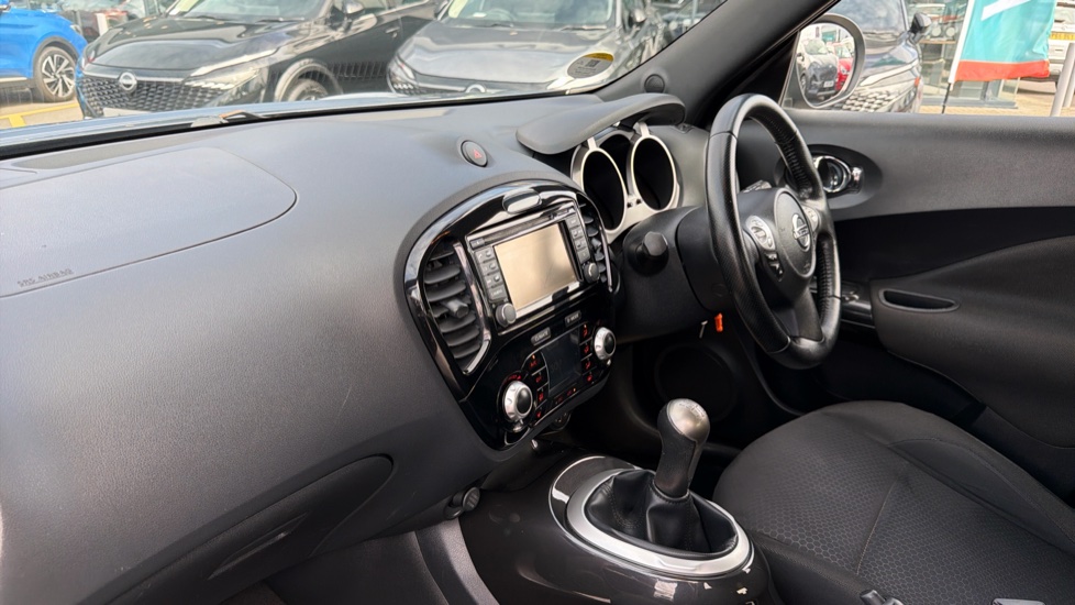 Nissan Juke 1.6 N-Tec 5dr Petrol Hatchback - Image 9