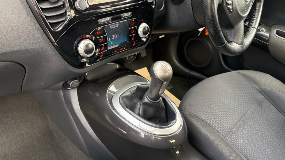 Nissan Juke 1.6 N-Tec 5dr Petrol Hatchback - Image 13