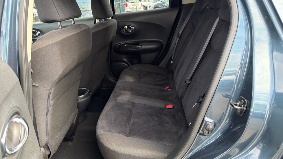 Nissan Juke 1.6 N-Tec 5dr Petrol Hatchback - Image 16