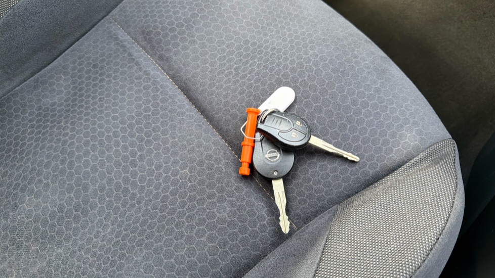 Nissan Juke 1.6 N-Tec 5dr Petrol Hatchback - Image 19