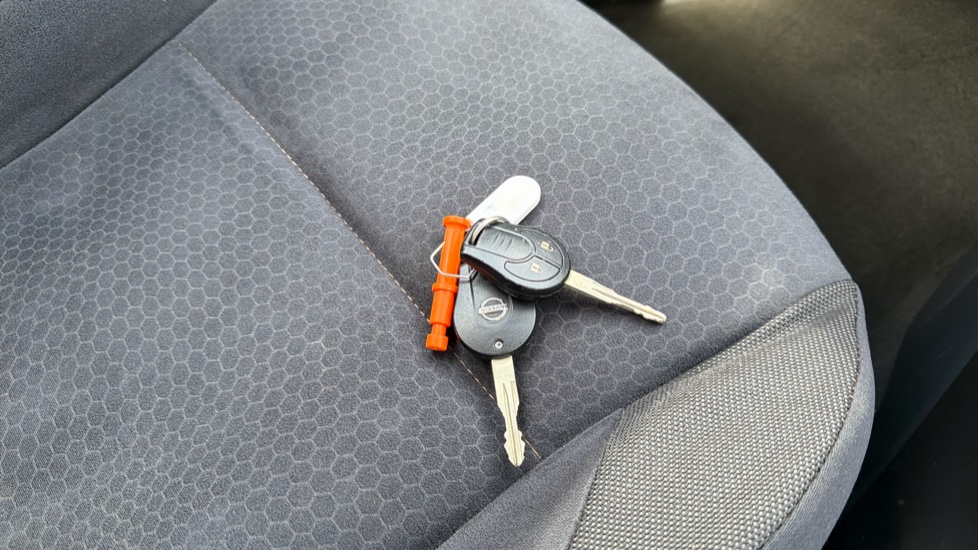 Nissan Juke 1.6 N-Tec 5dr Petrol Hatchback - Image 20