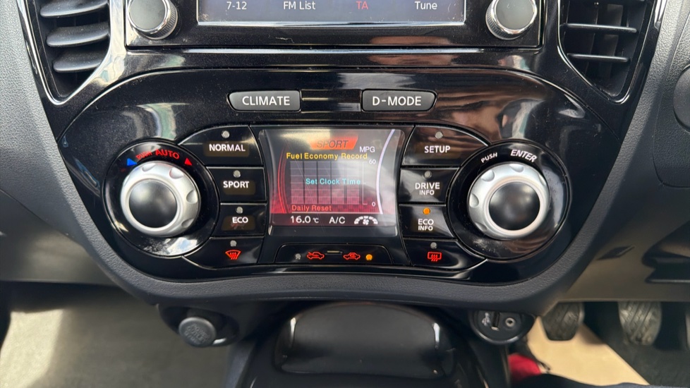 Nissan Juke 1.6 N-Tec 5dr Petrol Hatchback - Image 25