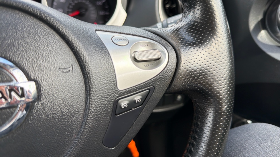 Nissan Juke 1.6 N-Tec 5dr Petrol Hatchback - Image 31