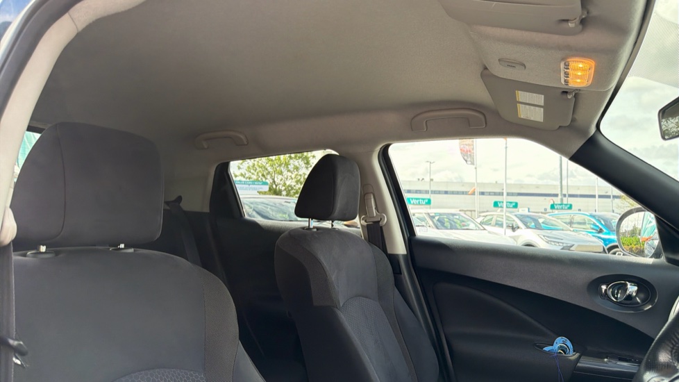 Nissan Juke 1.6 N-Tec 5dr Petrol Hatchback - Image 33