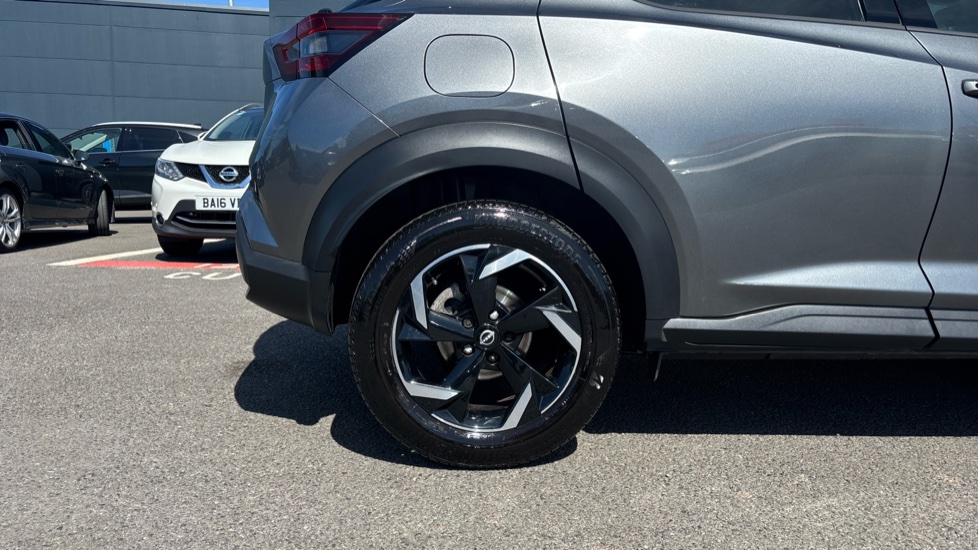 Nissan Juke 1.0 DiG-T 114 N-Connecta 5dr Petrol Hatchback - Image 7