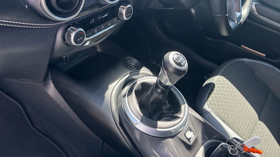 Nissan Juke 1.0 DiG-T 114 N-Connecta 5dr Petrol Hatchback - Image 13