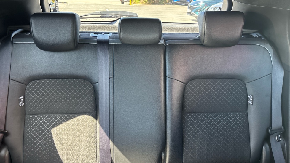 Nissan Juke 1.0 DiG-T 114 N-Connecta 5dr Petrol Hatchback - Image 15