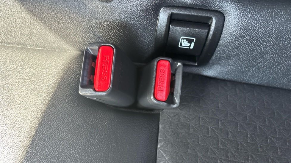 Nissan Juke 1.0 DiG-T 114 N-Connecta 5dr Petrol Hatchback - Image 17