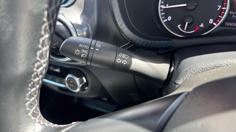 Nissan Juke 1.0 DiG-T 114 N-Connecta 5dr Petrol Hatchback - Image 21