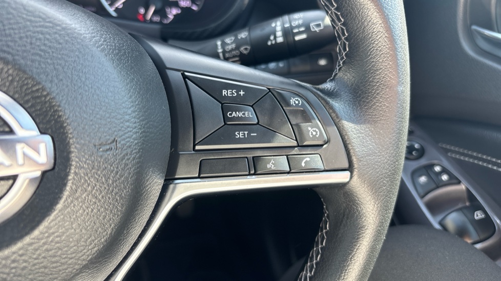 Nissan Juke 1.0 DiG-T 114 N-Connecta 5dr Petrol Hatchback - Image 23