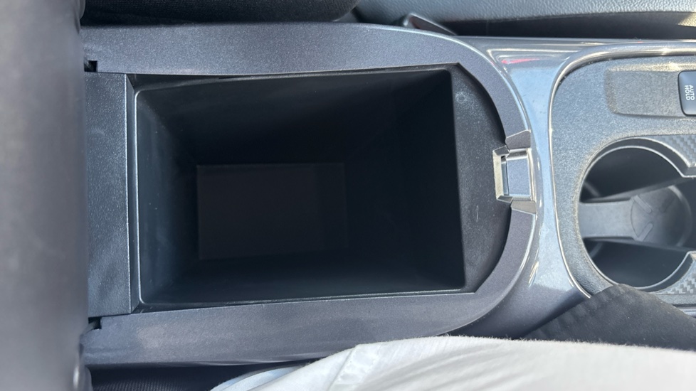 Nissan Juke 1.0 DiG-T 114 N-Connecta 5dr Petrol Hatchback - Image 27