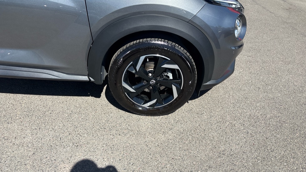 Nissan Juke 1.0 DiG-T 114 N-Connecta 5dr Petrol Hatchback - Image 36