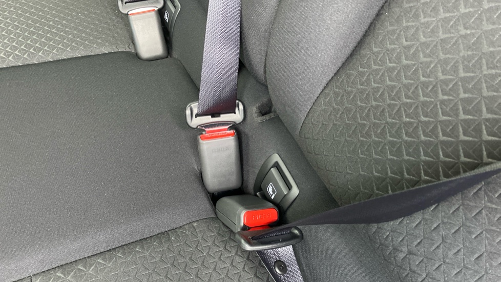 Nissan Juke 1.0 DiG-T N-Connecta 5dr Petrol Hatchback - Image 17