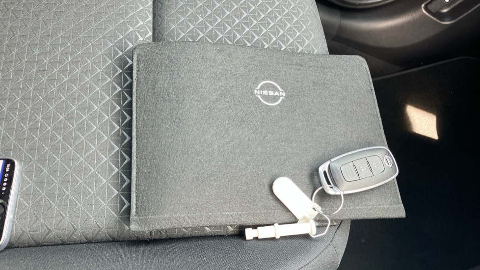 Nissan Juke 1.0 DiG-T N-Connecta 5dr Petrol Hatchback - Image 20