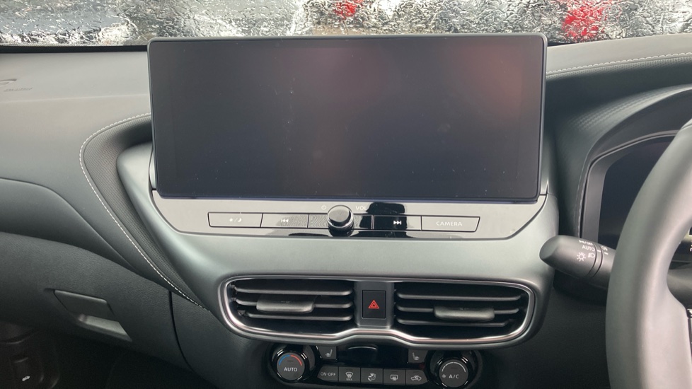 Nissan Juke 1.0 DiG-T N-Connecta 5dr Petrol Hatchback - Image 23