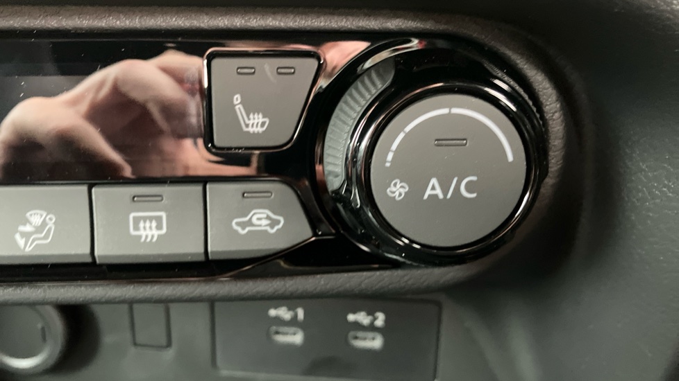 Nissan Juke 1.0 DiG-T N-Connecta 5dr Petrol Hatchback - Image 31