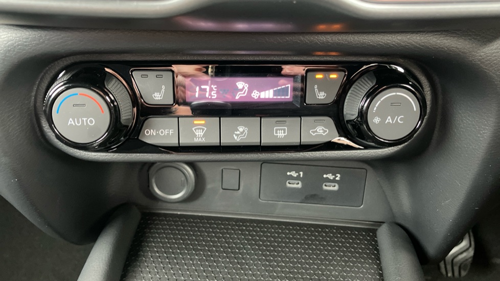 Nissan Juke 1.0 DiG-T N-Connecta 5dr Petrol Hatchback - Image 40