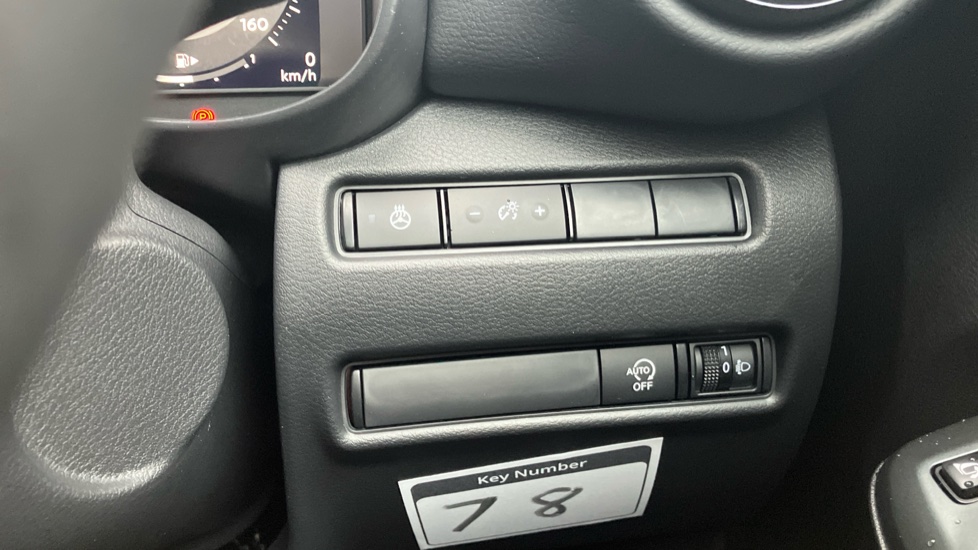Nissan Juke 1.0 DiG-T N-Connecta 5dr Petrol Hatchback - Image 45