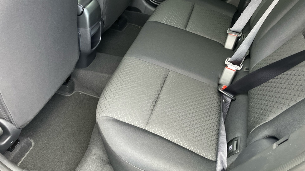 Nissan Juke 1.0 DiG-T N-Connecta 5dr Petrol Hatchback - Image 54