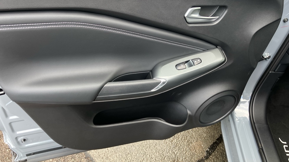 Nissan Juke 1.0 DiG-T N-Connecta 5dr Petrol Hatchback - Image 58