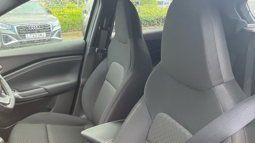 Nissan Juke 1.0 DiG-T N-Connecta 5dr Petrol Hatchback - Image 61