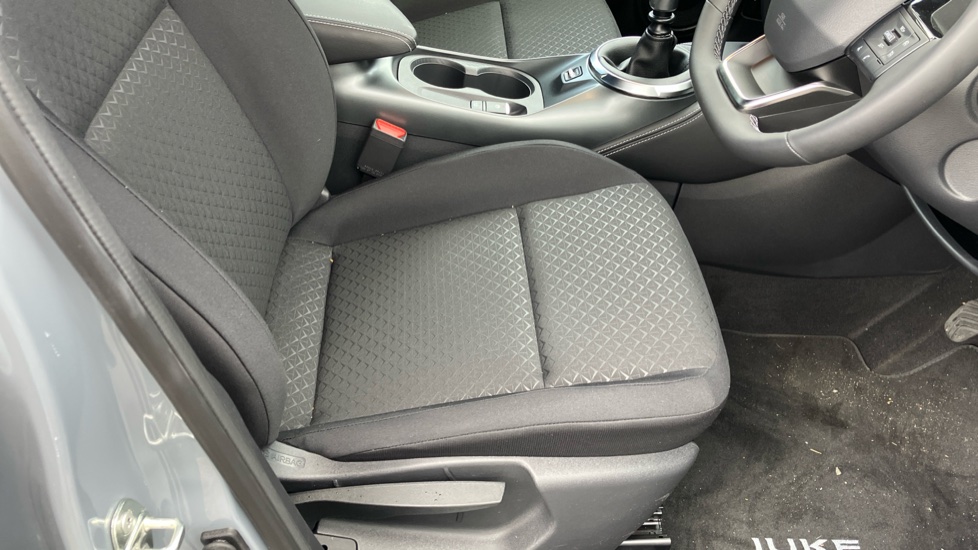 Nissan Juke 1.0 DiG-T N-Connecta 5dr Petrol Hatchback - Image 64