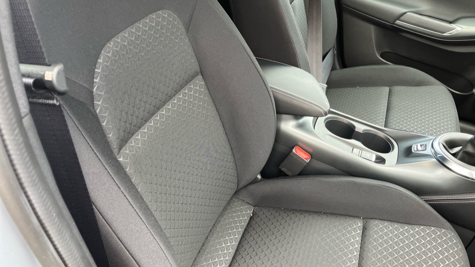 Nissan Juke 1.0 DiG-T N-Connecta 5dr Petrol Hatchback - Image 65