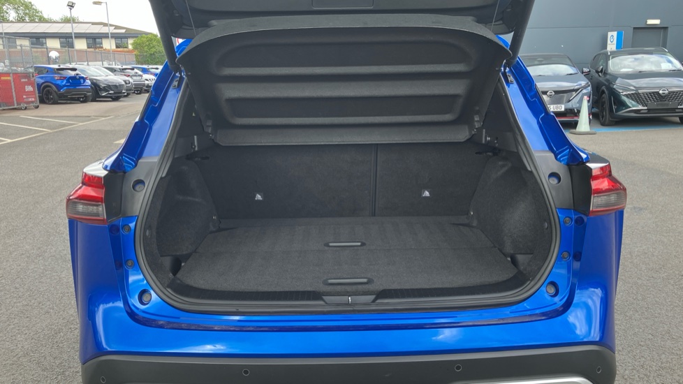Nissan Qashqai 1.3 DiG-T MH Tekna 5dr Petrol Hatchback - Image 4