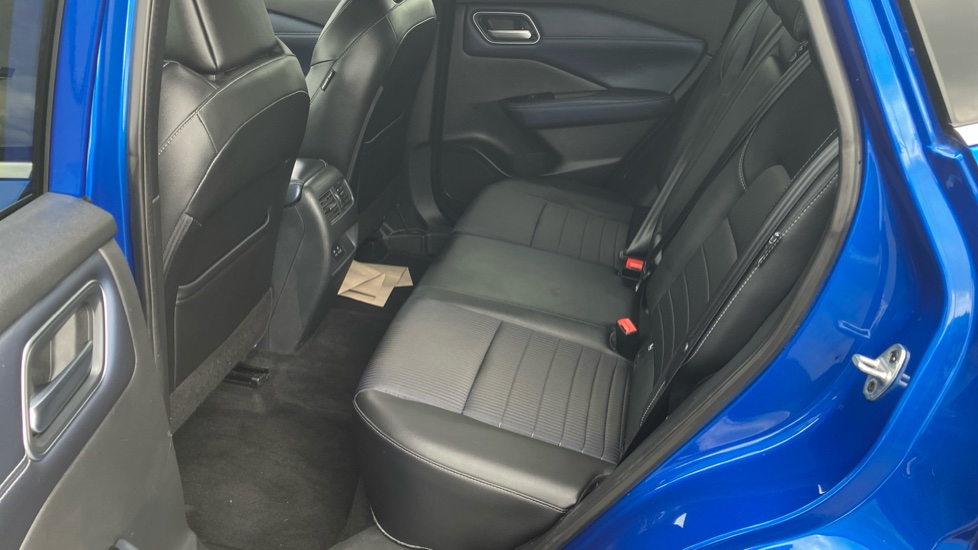 Nissan Qashqai 1.3 DiG-T MH Tekna 5dr Petrol Hatchback - Image 16