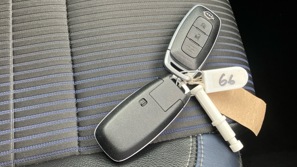 Nissan Qashqai 1.3 DiG-T MH Tekna 5dr Petrol Hatchback - Image 20