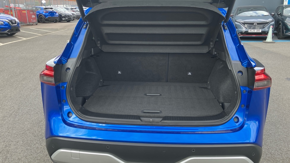 Nissan Qashqai 1.3 DiG-T MH Tekna 5dr Petrol Hatchback - Image 28