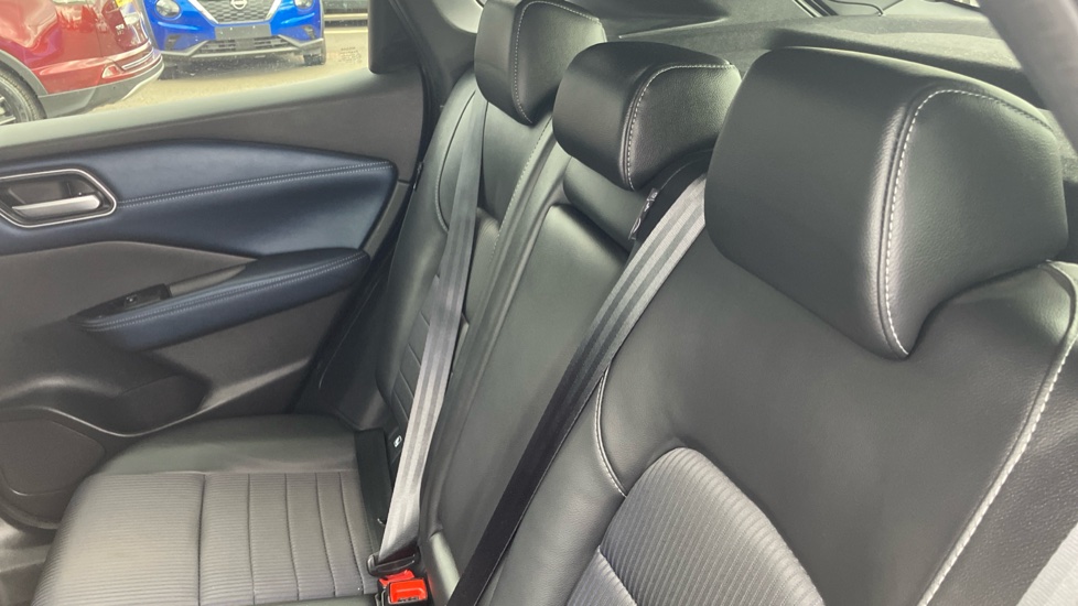 Nissan Qashqai 1.3 DiG-T MH Tekna 5dr Petrol Hatchback - Image 36