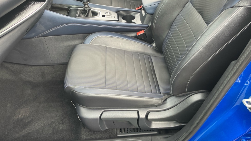 Nissan Qashqai 1.3 DiG-T MH Tekna 5dr Petrol Hatchback - Image 38