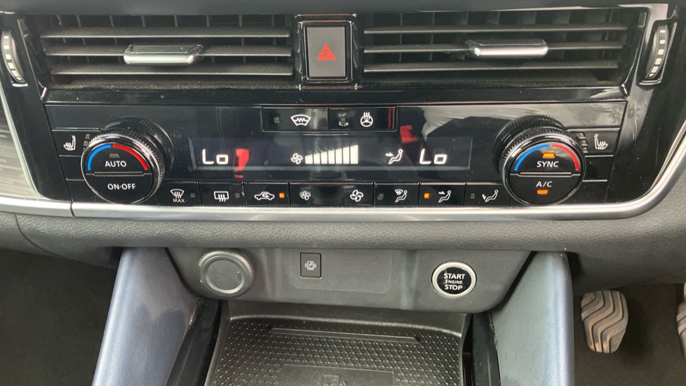 Nissan Qashqai 1.3 DiG-T MH Tekna 5dr Petrol Hatchback - Image 60