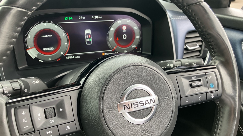 Nissan Qashqai 1.3 DiG-T MH Tekna 5dr Petrol Hatchback - Image 63