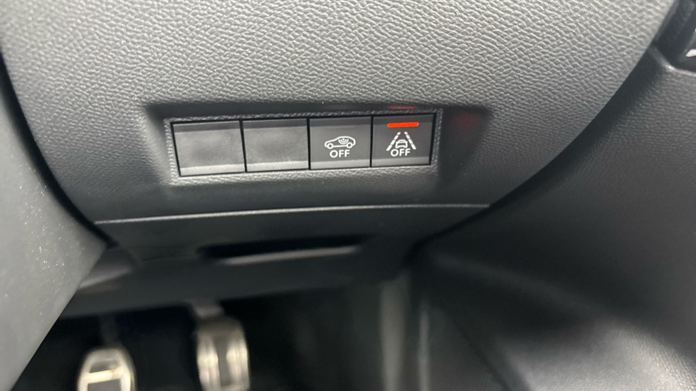 Peugeot 2008 1.2 PureTech 130 GT Line 5dr Petrol Estate - Image 26