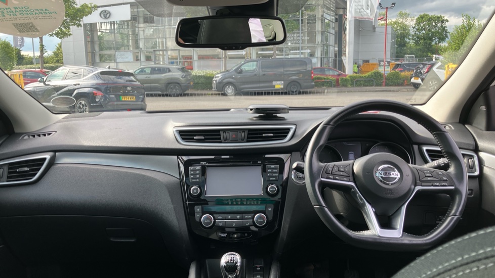 Nissan Qashqai 1.5 dCi 115 N-Connecta 5dr Diesel Hatchback - Image 10