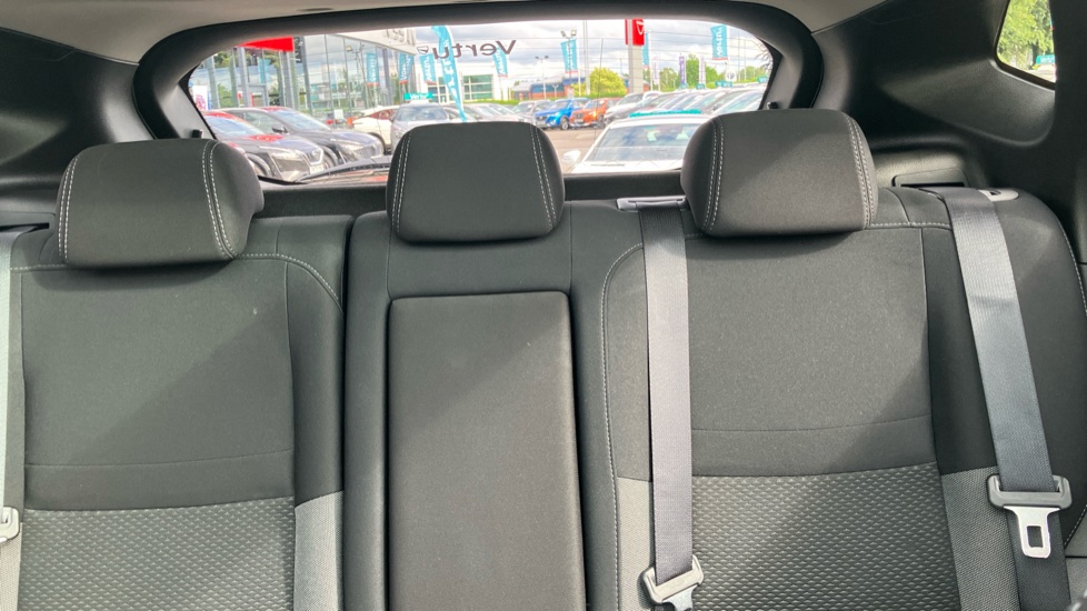 Nissan Qashqai 1.5 dCi 115 N-Connecta 5dr Diesel Hatchback - Image 15