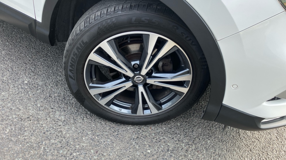 Nissan Qashqai 1.5 dCi 115 N-Connecta 5dr Diesel Hatchback - Image 26