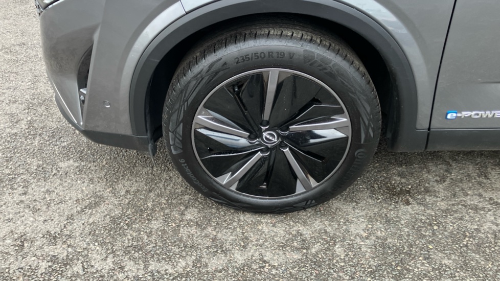 Nissan Qashqai 1.5 E-Power Tekna 5dr Auto Hybrid Hatchback - Image 24